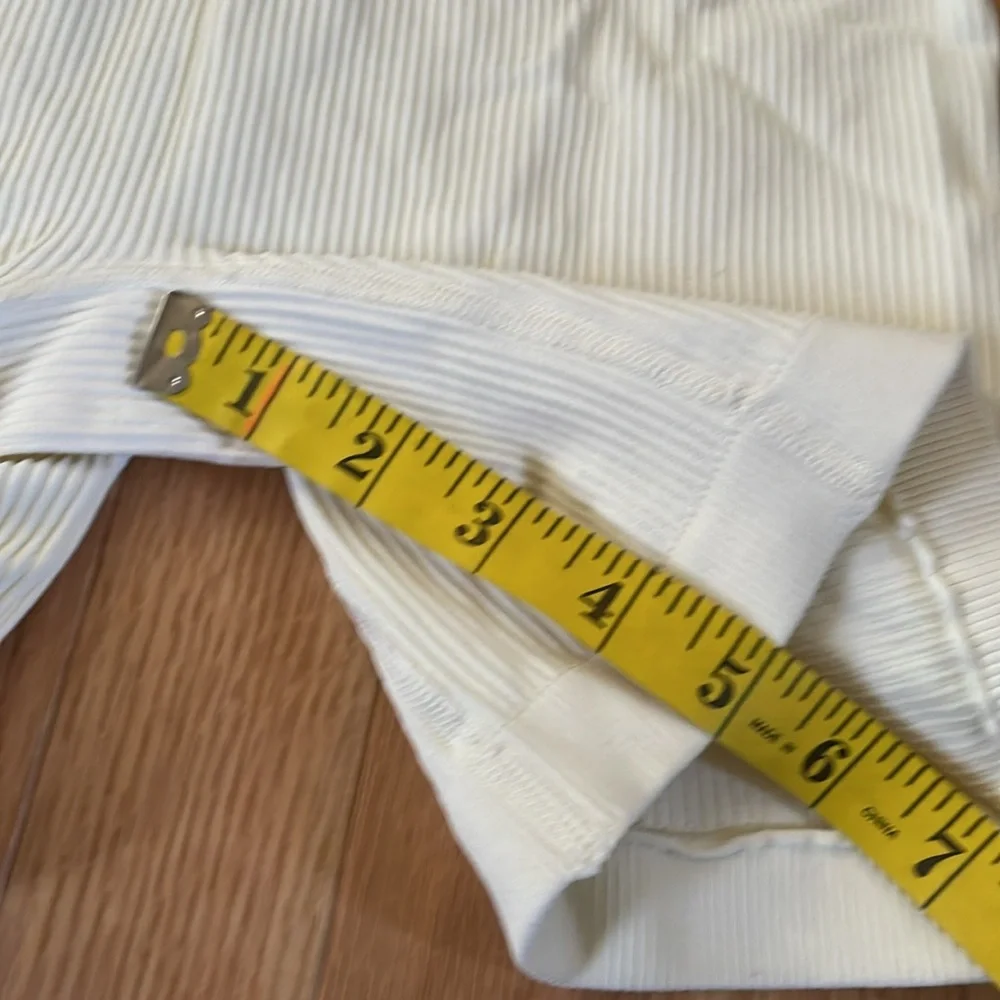 White Ribbed High-Waisted Shorts - Picture 5 of 7